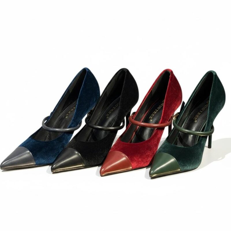 Deri Burunlu Kadife Topuklu Ayakkabı