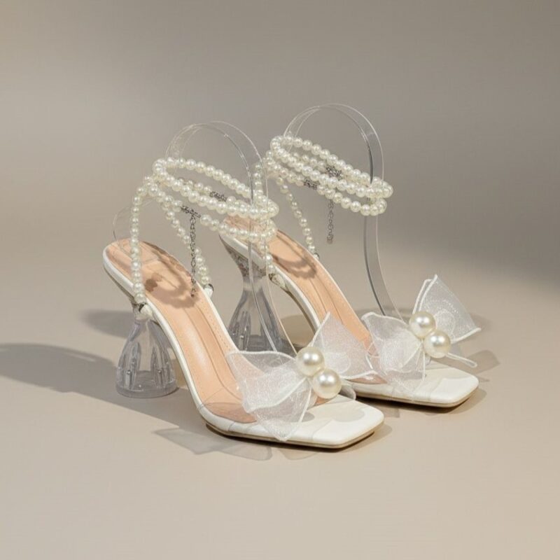 İncili Fiyonklu Şeffaf Topuklu Ayakkabı