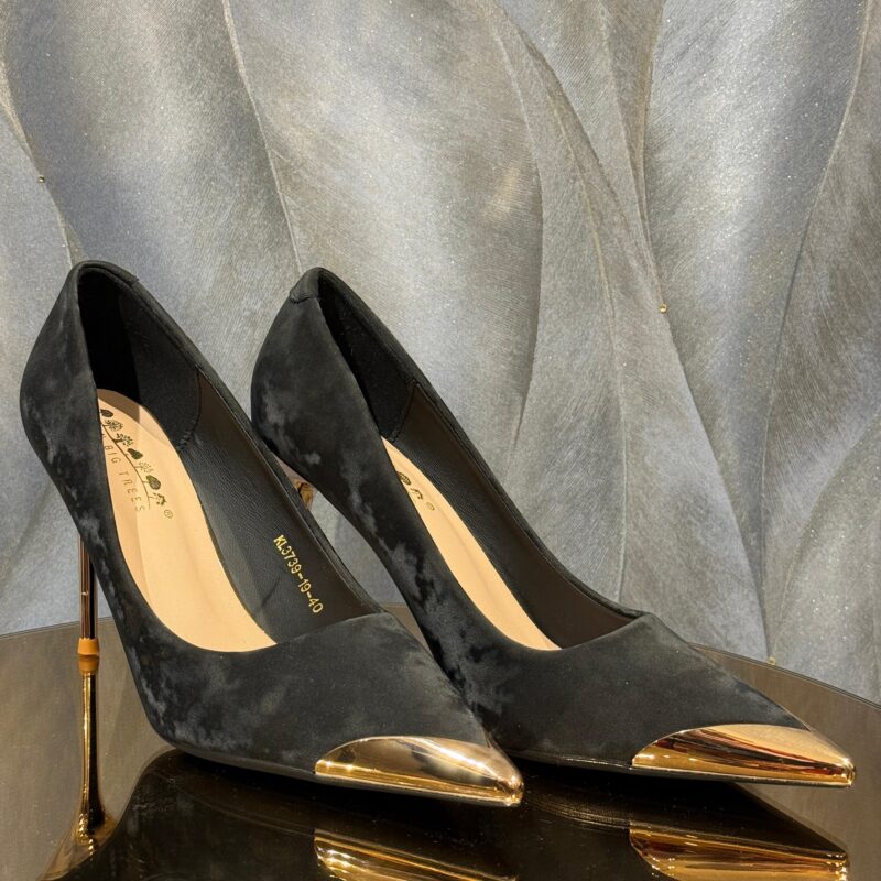 Gold Burunlu Süet Topuklu Ayakkabı