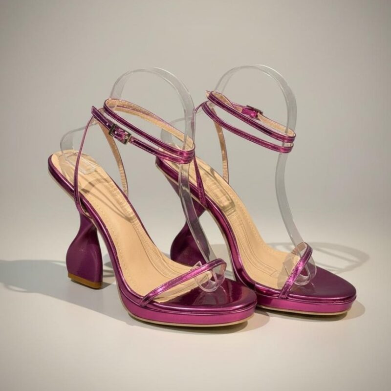 Burgu Topuklu Açık Ayakkabı